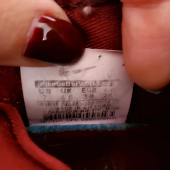 Nike Air Vapormax Plus Women's Triple Red (Burgundy) Running Sneakers - Picture 9 of 11